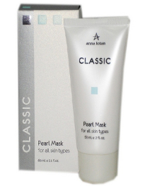 Classic Pearl Mask