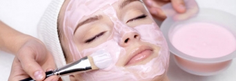 Пілінг обличчя: основні характеристики. Який пілінг вибрати для самостійного застосування вдома?